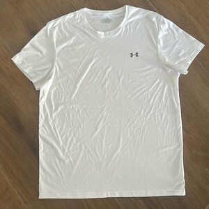 Under Armour men's tee shirt. Size 2XL. Color white with dark grey emblem.